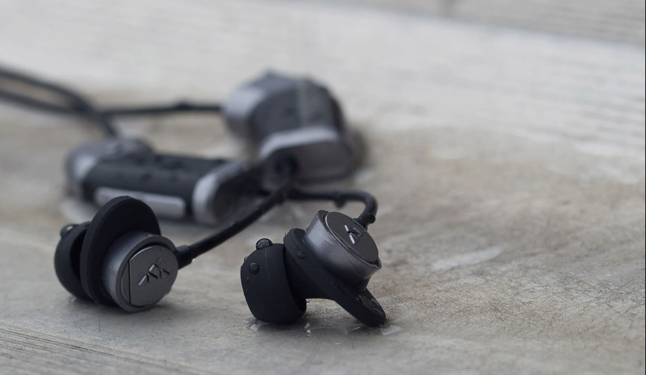 Zipbuds 26 Sport Headphones have waterdrops on them.